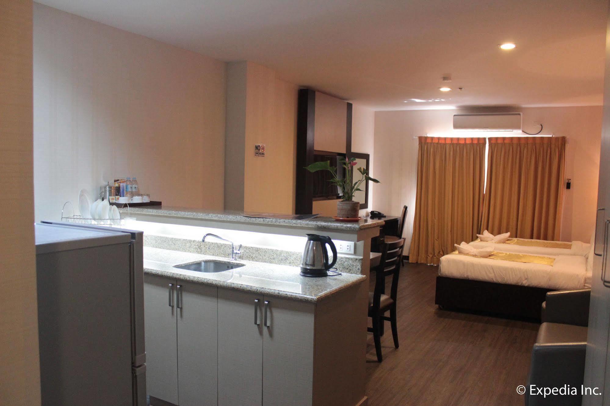 Sun Plaza Subic Hotel Olongapo Eksteriør billede