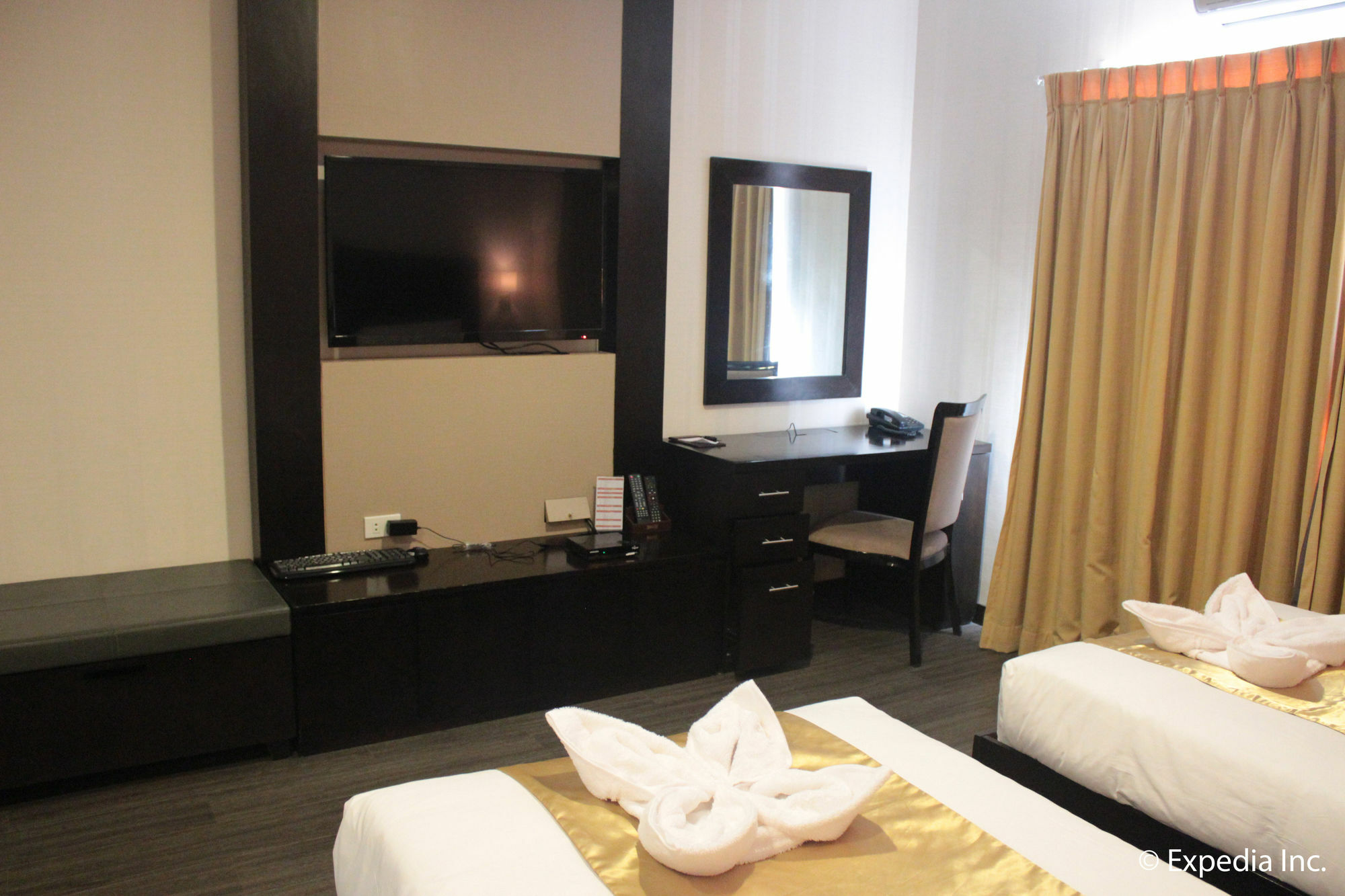 Sun Plaza Subic Hotel Olongapo Eksteriør billede